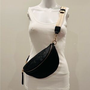 Universal Thread bum bag crossbody